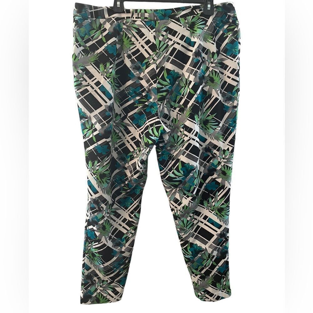‎ASHLEY STEWART FLORAL PANTS - Picture 3 of 8